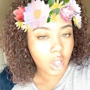 Meet your Posher, Alexis